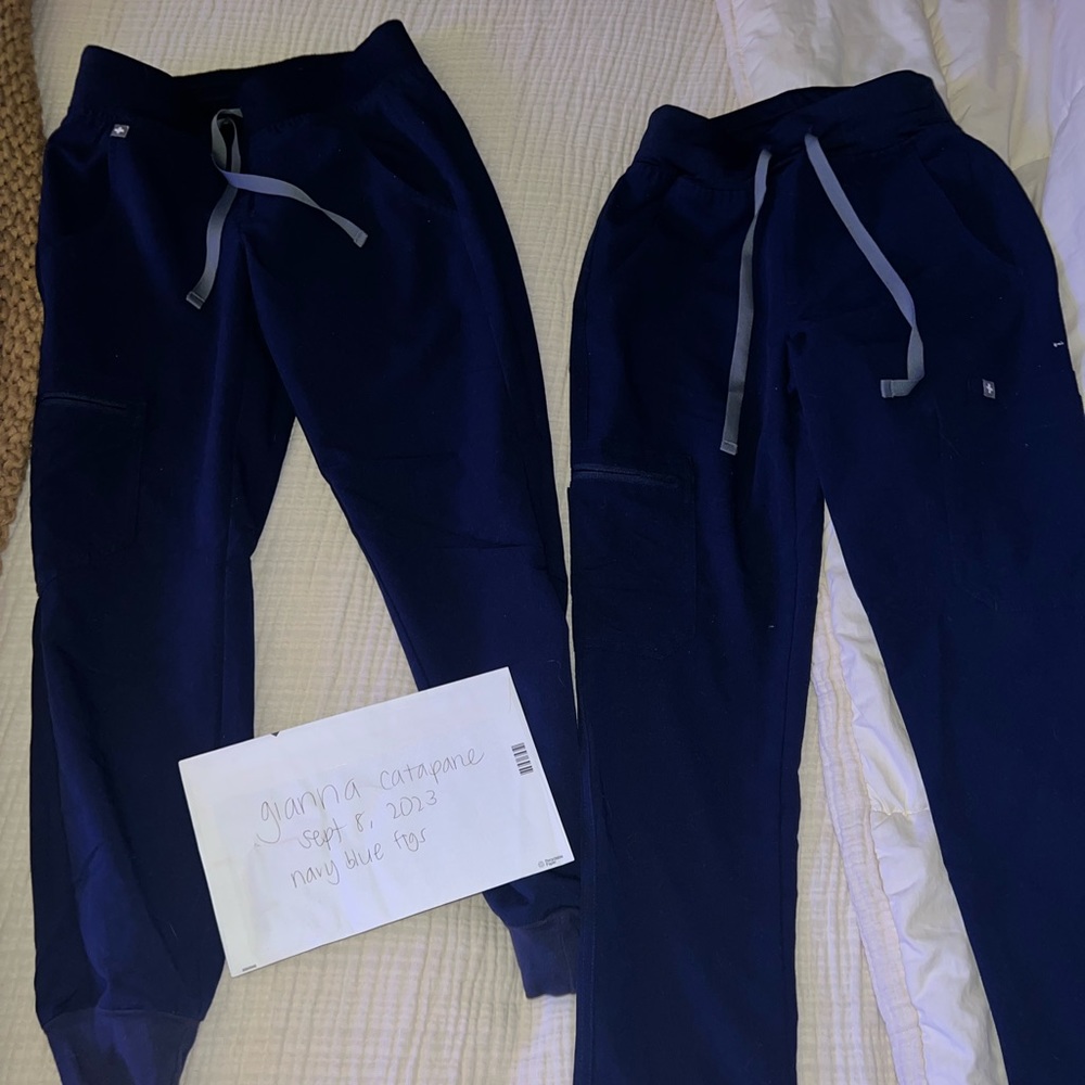 FIGS Navy XXS Petite. Zamora Yoga High Waist & Yola Yoga high waist.